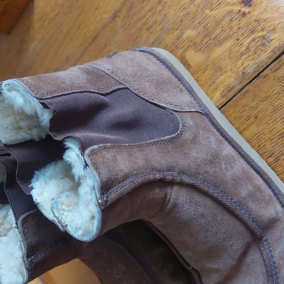 Vintage UGG Chelsea Boots *Final Price* - Picture 11 of 12